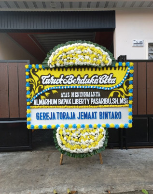 Papan Bunga Duka di Datuk Bandar Timur
